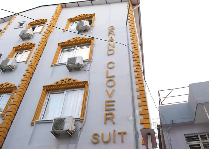 Grand Clover Suit Apart-hotel